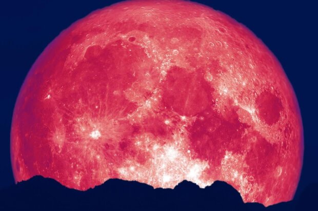 Клубничное полнолуние, изображение из свободных источников