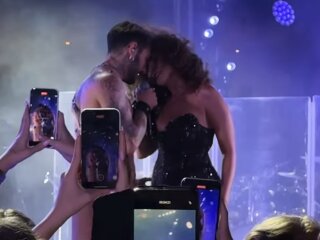 Настя Каменских и Виталий Островский, кадр из видео