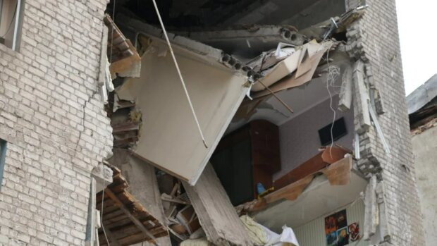 Ракетный удар по жилому дому в Харькове