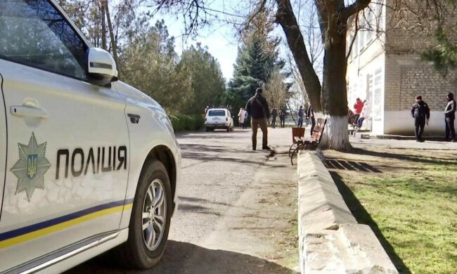 В Херсонской области душевнобольной убил полицейского и ранил медика