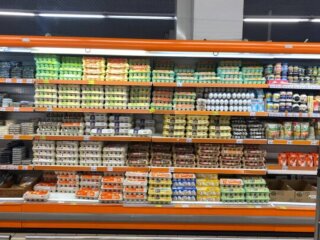 Супермаркет, яйца, фото: uafinance.net