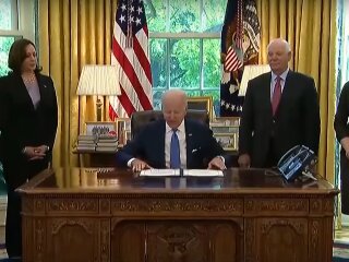 Фото Джо Байдена на підписанні ленд-лізу