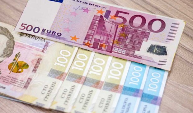 Деньги, евро, фото из свободных источников