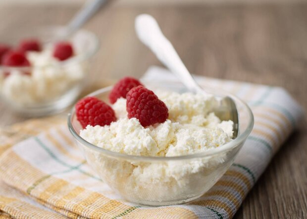 Сир, зображення з вільних джерел