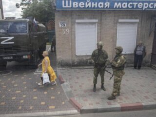 Окупанти рф в Мелітополі, фото із соцмереж