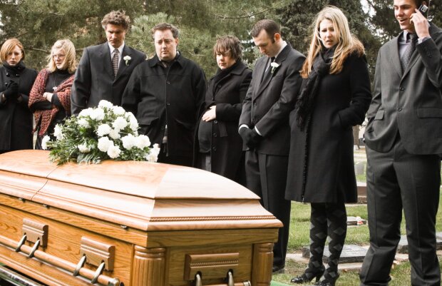 Похорон, кадр з відео