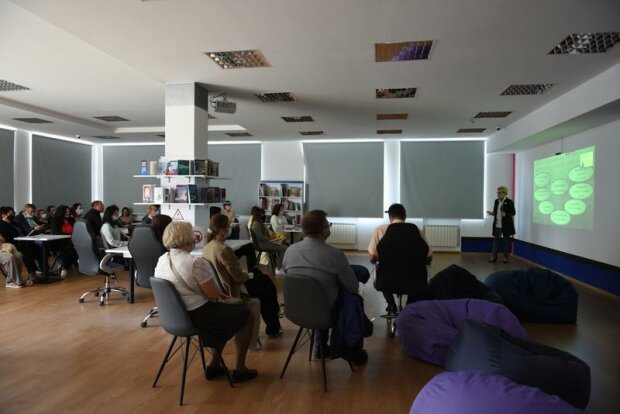 Университет, фото: ДТЭУ