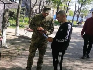 Мобілізація, вручення повістки, фото із вільних джерел