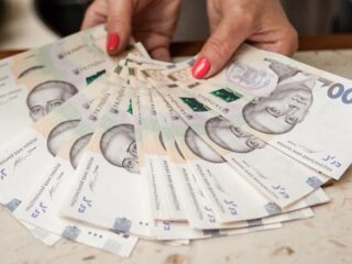 Деньги, помощь, фото из свободных источников