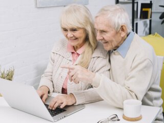 Пенсионеры, фото из свободных источников