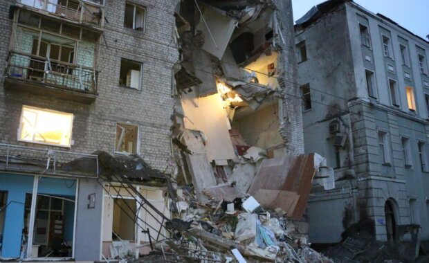 Ракетный удар по жилому дому в Харькове