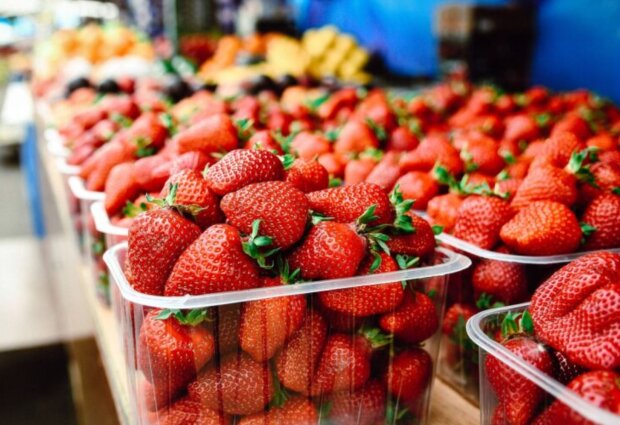 Полуниця, зображення з вільних джерел