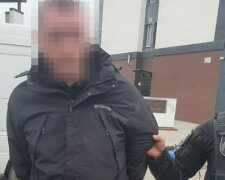 Затримання чоловіка з невідомою речовиною