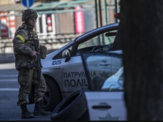 Полиция, военные, фото из свободных источников