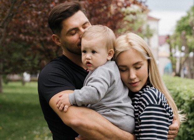 Даша Квіткова, Микита Добринін та Лев, фото із соцмереж