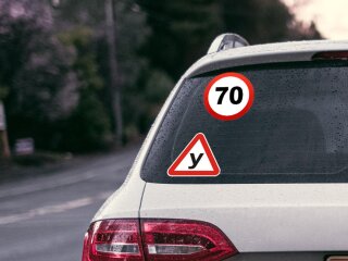 Автомобіль, фото із вільних джерел