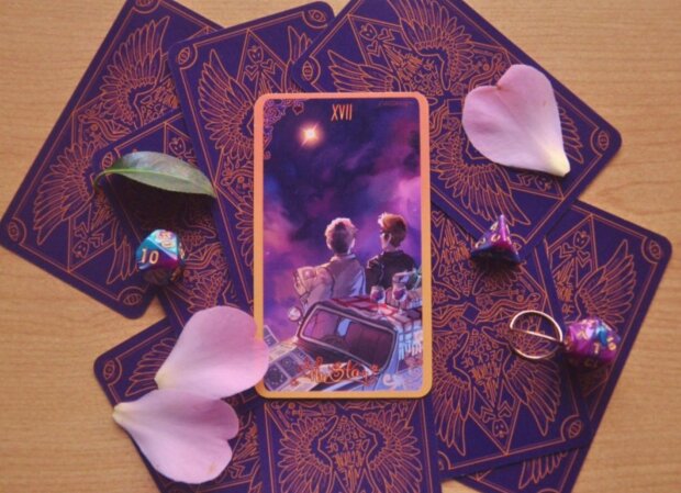 Карти Таро, кадр з відео