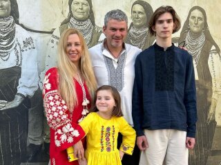 Тоня Матвиенко и Арсен Мирзоян с детьми, кадр из соцсетей