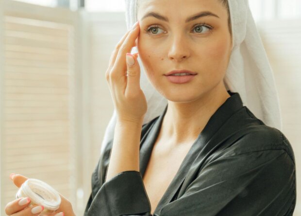 Догляд за обличчям, зображення з вільних джерел