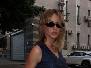 Леся Нікітюк, фото із соцмереж телеведучої