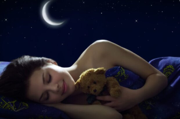 Сон, спляча людина, фото з вільних джерел