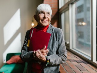 Пенсіонерка, фото із вільних джерел